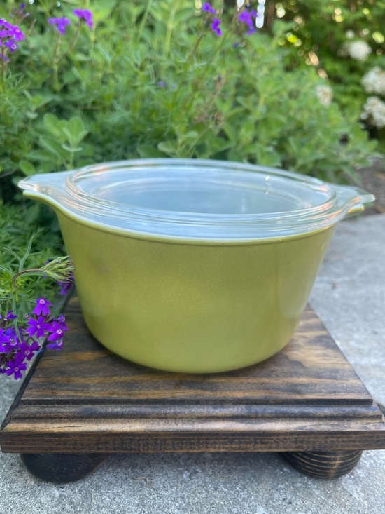 Pyrex Other - Vintage 1.5 quart Pyrex Green Avocado #473 Glass Casserole Dish with Clear Lid